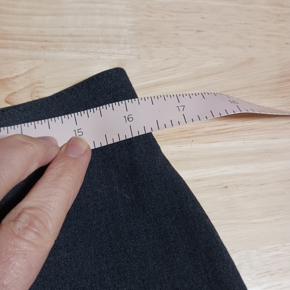 Kim Roger's Gray Dress Pants Size 12P - Picture 6 of 7
